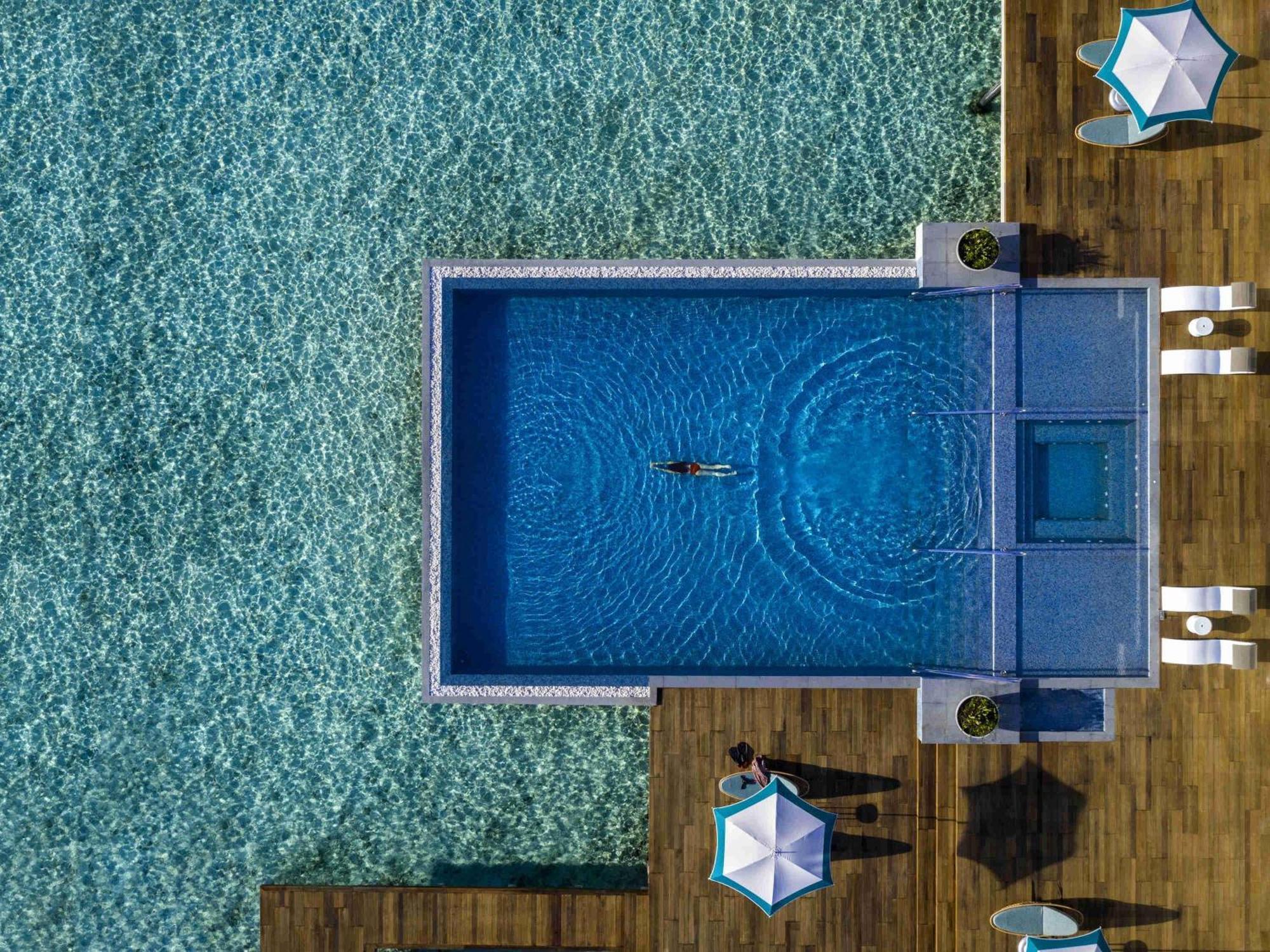 Four-Bedroom Ocean Pool Retreat